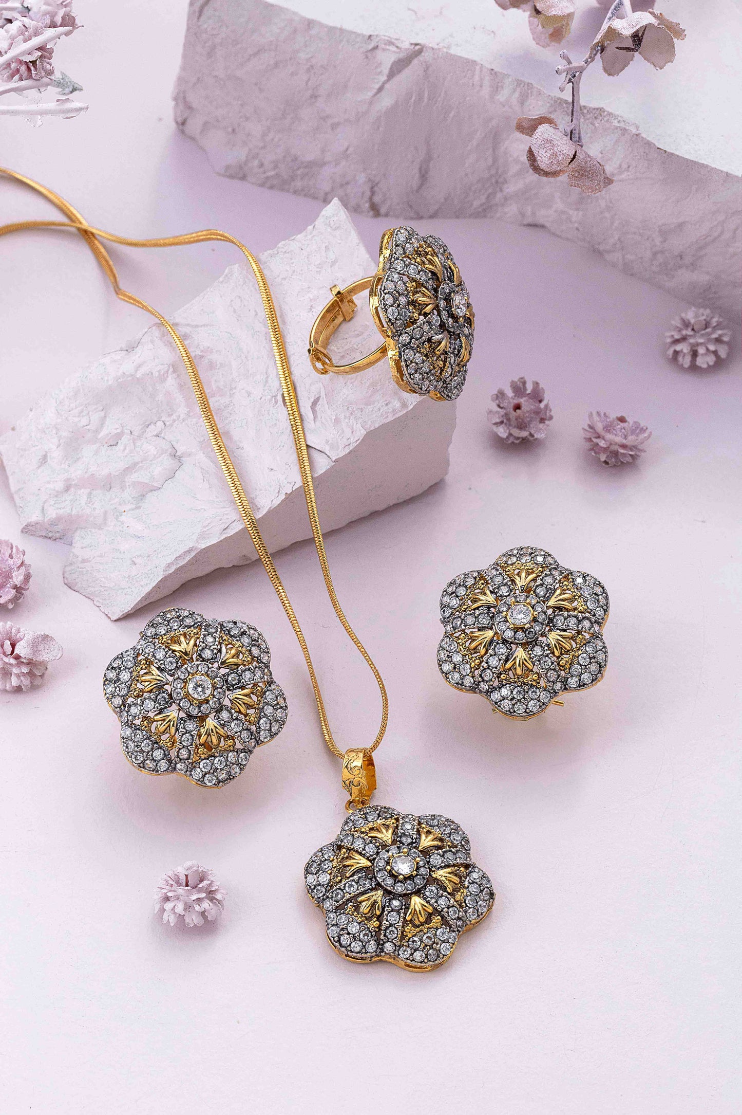 Median Shine Pendant Set